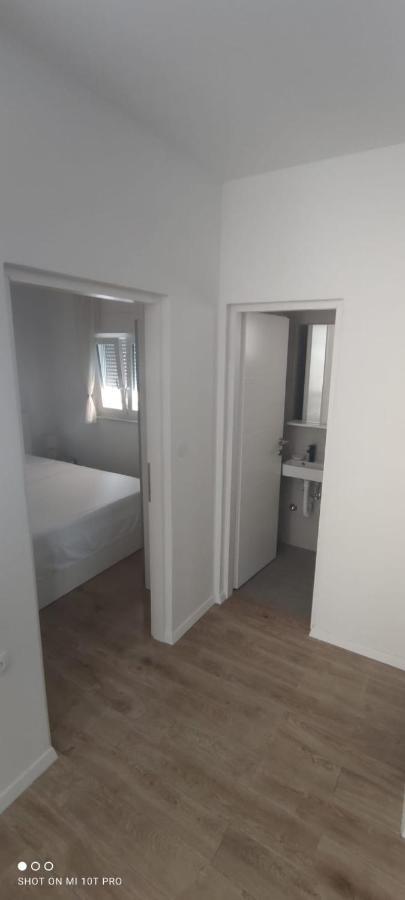 Apartments Alen Vir Luaran gambar